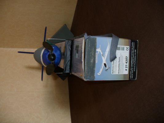 klikn�te pro zobrazen� p�vodn�ho obr�zku
 ============== 
Vestav�n� stoj�nek na parkov�n� letadla na leti�ti
