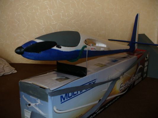 klikn�te pro zobrazen� p�vodn�ho obr�zku
 ============== 
Vestav�n� stoj�nek na parkov�n� letadla na leti�ti
